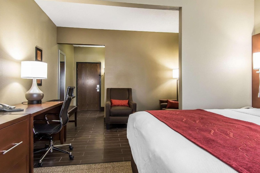 Comfort Suites Effingham Main image